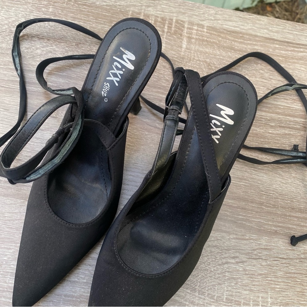 Pointed Toe Kitten Heel - Picture 3 of 4